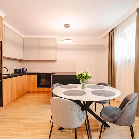 Modern With Parking & Workspace *