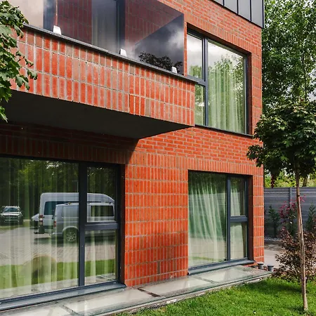 Stylish With Dedicated Workspace Apartamento