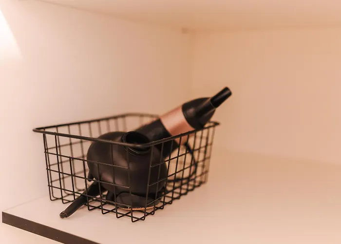 Stylish With Dedicated Workspace Apartmán